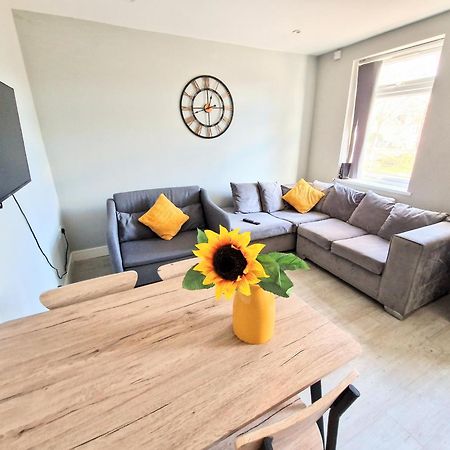 Central Reading Modern 3Br Flat - Walk To Station And High Street Bagian luar foto