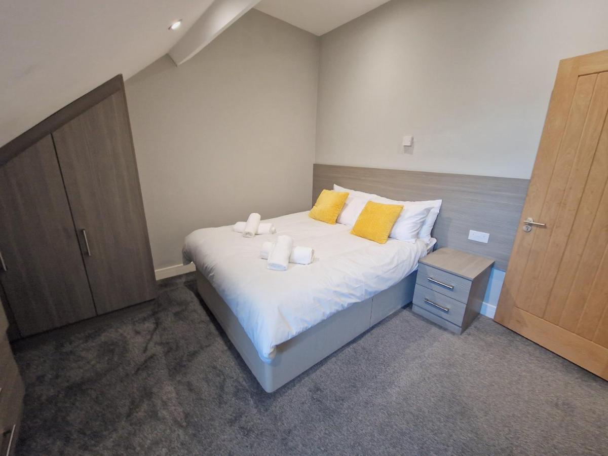 Central Reading Modern 3Br Flat - Walk To Station And High Street Bagian luar foto