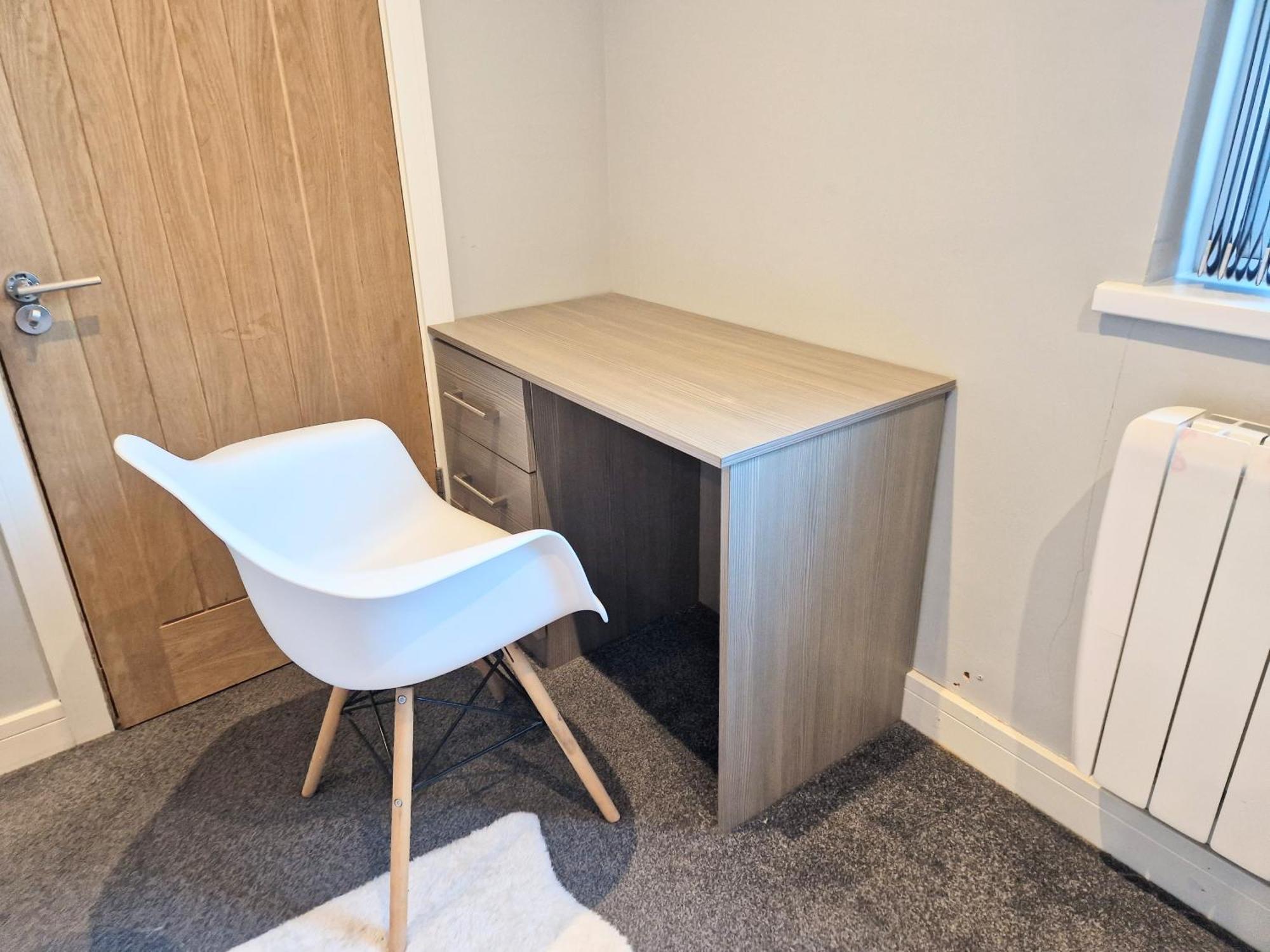 Central Reading Modern 3Br Flat - Walk To Station And High Street Bagian luar foto